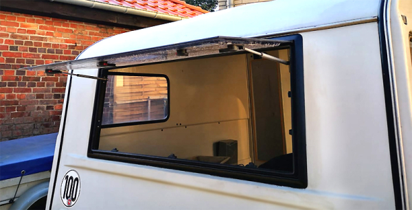 Ausstellfenster SEITZ für Wohnwagen und Caravan QEK Junior hinten - Q
